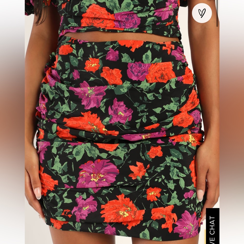 Lulus Bright Beauty Black Floral Ruched mini skirt size S NWT never worn